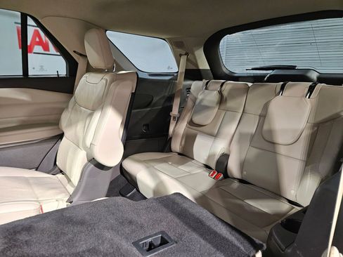 Used 2020 Ford Explorer Platinum image 39