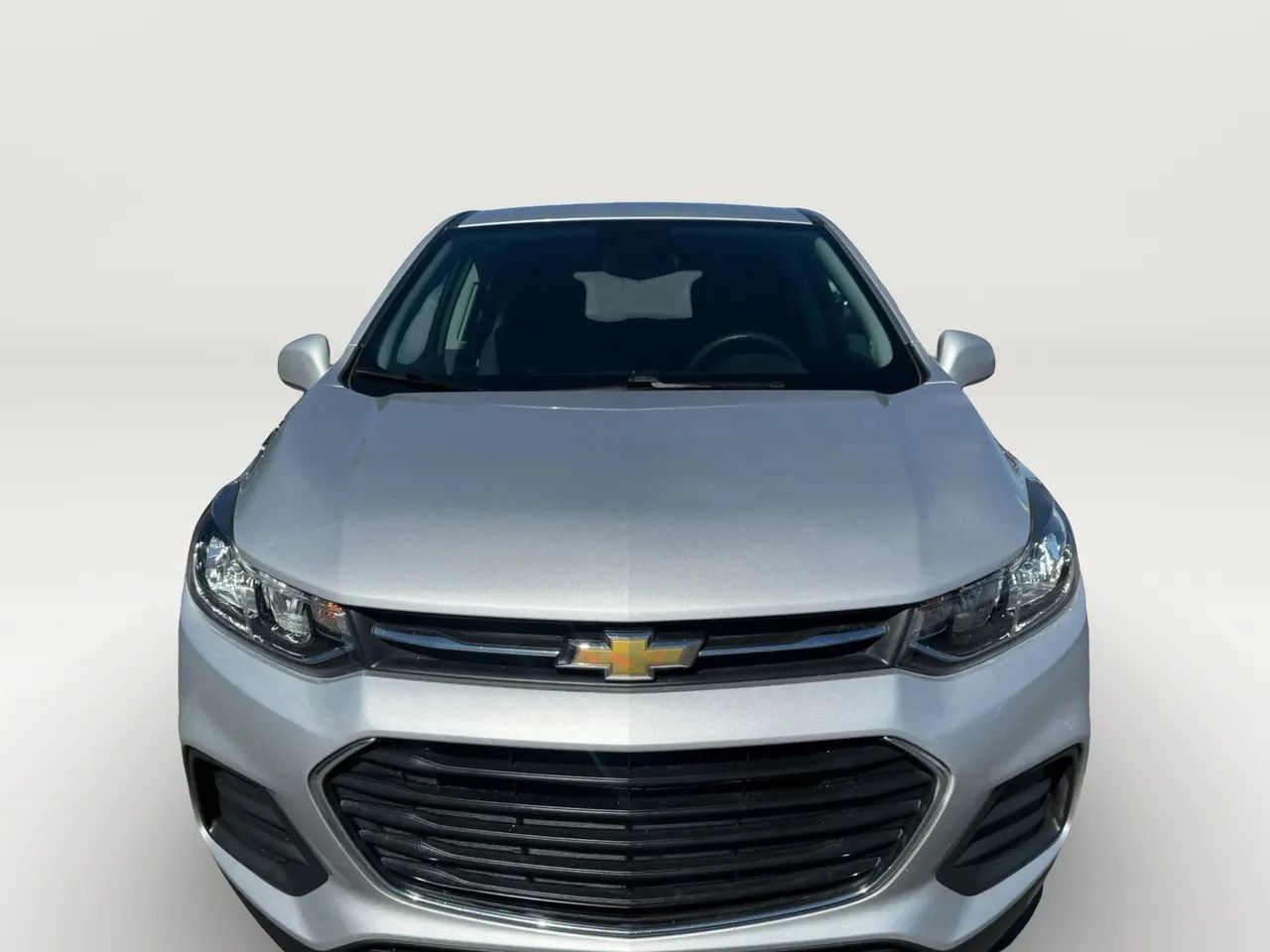 Used 2022 Chevrolet Trax LS w/ Tint and Cruise Package AWD/4WD image 8
