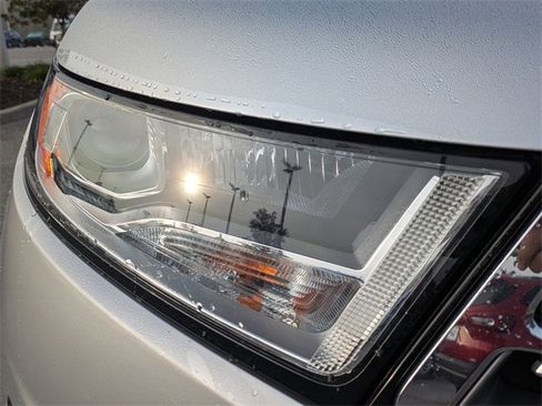 Used 2016 Ford Edge Titanium image 10