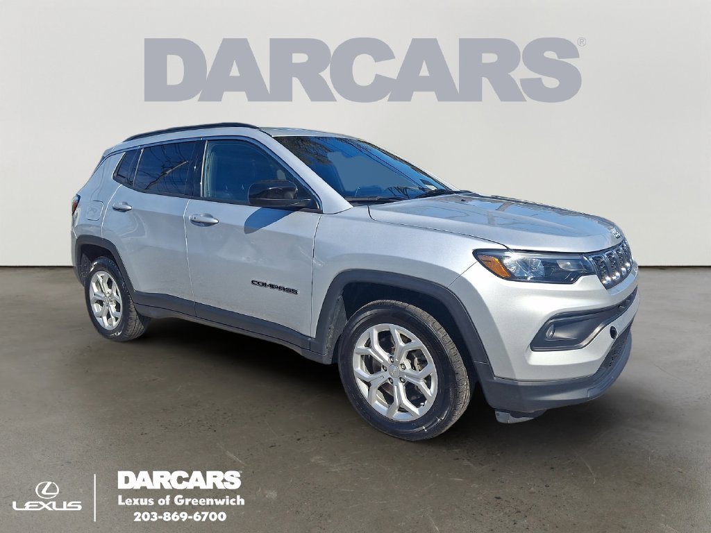 Used 2024 Jeep Compass Latitude AWD/4WD image 1