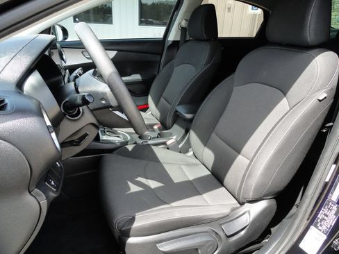Used 2023 Kia Forte LXS FWD image 10