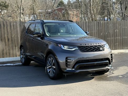 Certified 2025 Land Rover Discovery Dynamic SE image 8