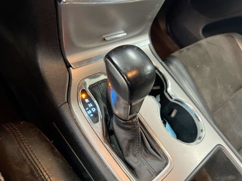 Used 2019 Jeep Grand Cherokee Altitude AWD/4WD image 17