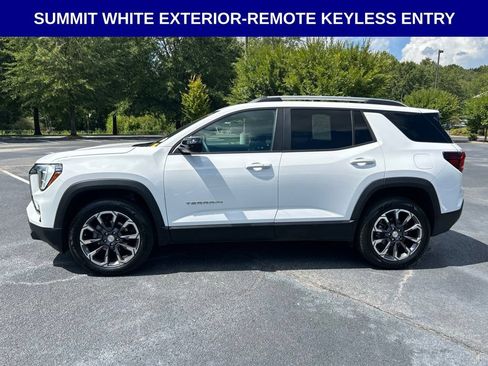 Used 2025 GMC Terrain Elevation w/ Elevation Premium Package AWD/4WD image 8