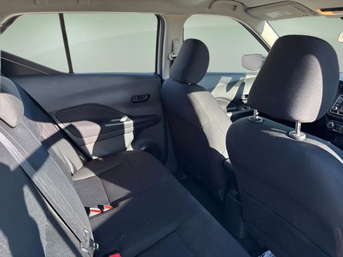 Certified 2025 Nissan Kicks Play S image 9