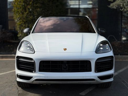 Used 2023 Porsche Cayenne GTS image 3