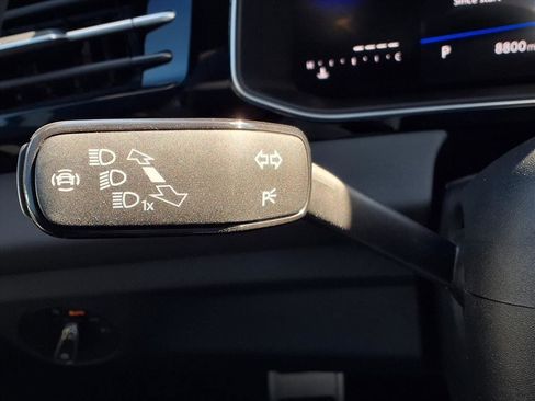 Used 2025 Volkswagen Jetta Sport image 13