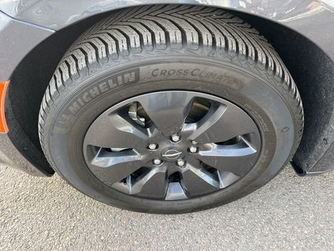 Used 2020 Chrysler Pacifica Touring-L w/ S Appearance Package FWD image 26