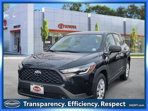 Used 2024 Toyota Corolla Cross L image 4