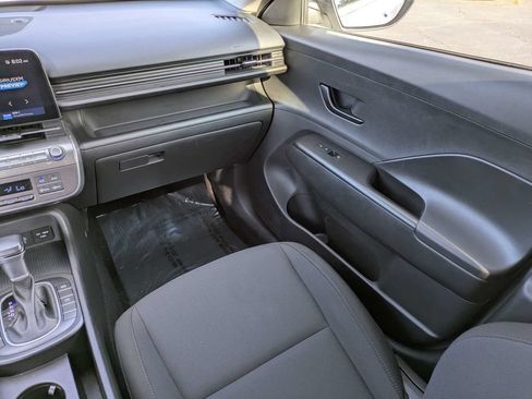 Used 2025 Hyundai Kona SEL FWD image 17