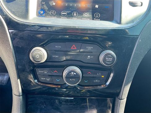 Used 2020 Chrysler 300 S image 15