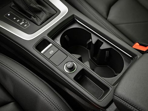 Certified 2024 Audi Q3 2.0T Premium w/ Convenience Package image 37