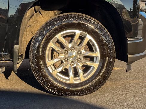 Used 2020 Chevrolet Silverado 1500 LT w/ Convenience Package AWD/4WD image 10