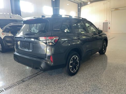 Used 2025 Subaru Forester AWD/4WD image 15