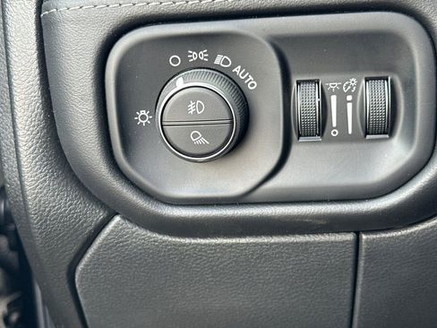 Used 2025 RAM 3500 Limited image 31