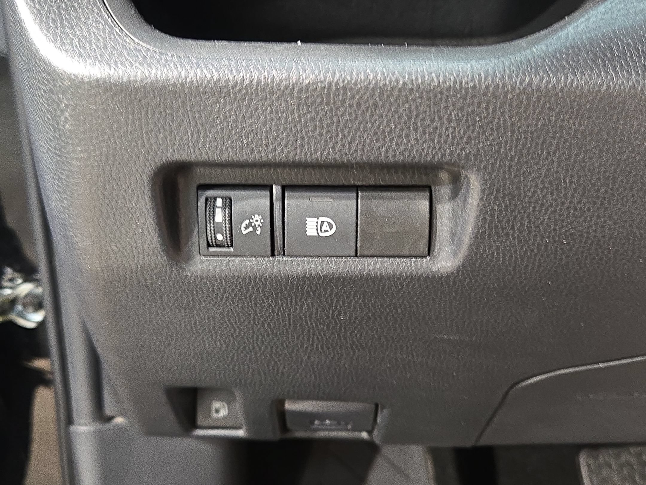Certified 2024 Toyota RAV4 LE AWD/4WD image 24