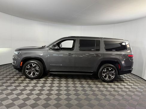 Used 2023 Jeep Wagoneer Series III w/ Preferred Equipment Group AWD/4WD image 11