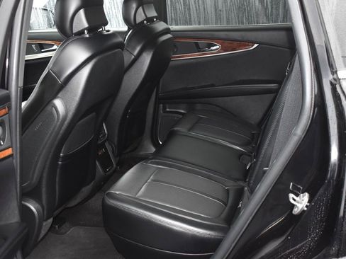 Used 2019 Lincoln Nautilus Reserve image 7