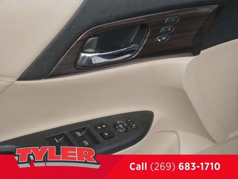 Used 2017 Honda Accord EX-L image 19