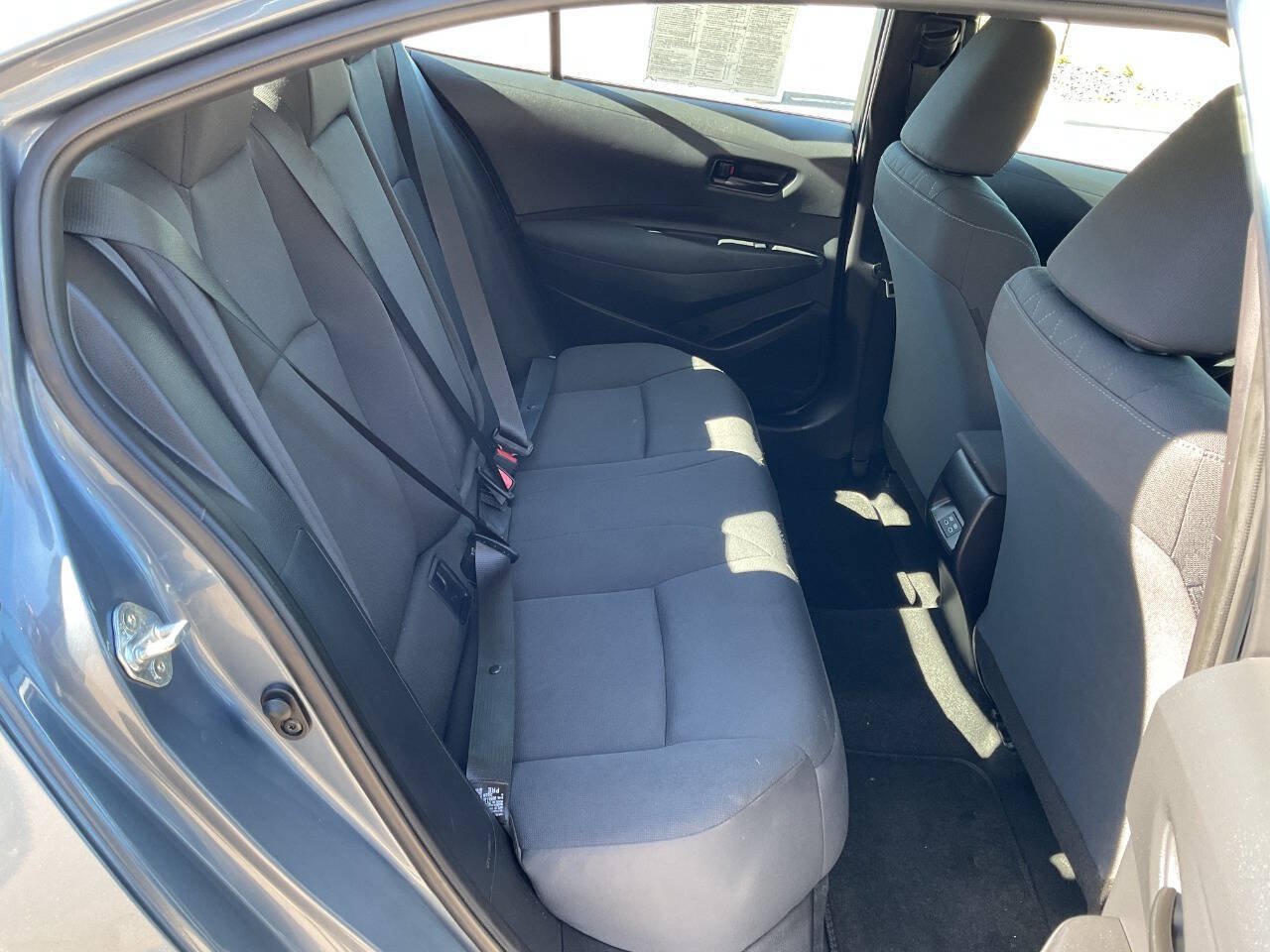 Used 2025 Toyota Corolla LE FWD image 40