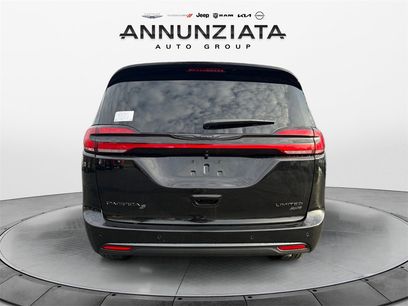 New 2026 Chrysler Pacifica Limited