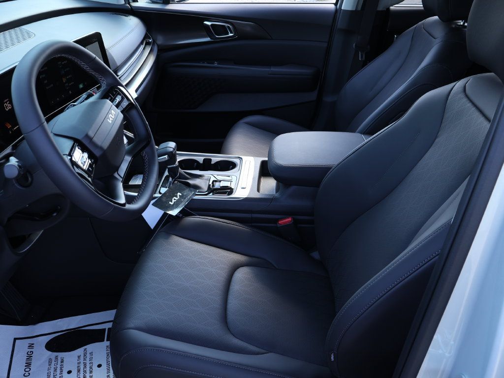 New 2027 Kia Carnival EX w/ Dark Edition Package FWD image 25
