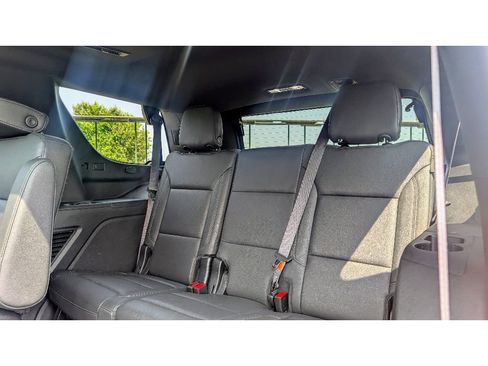 Used 2022 Chevrolet Tahoe Z71 w/ Luxury Package image 19