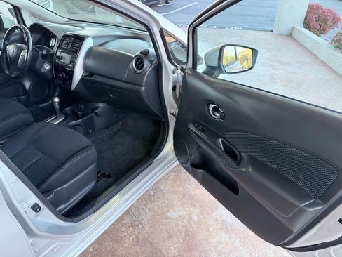 Used 2018 Nissan Versa Note SV image 16