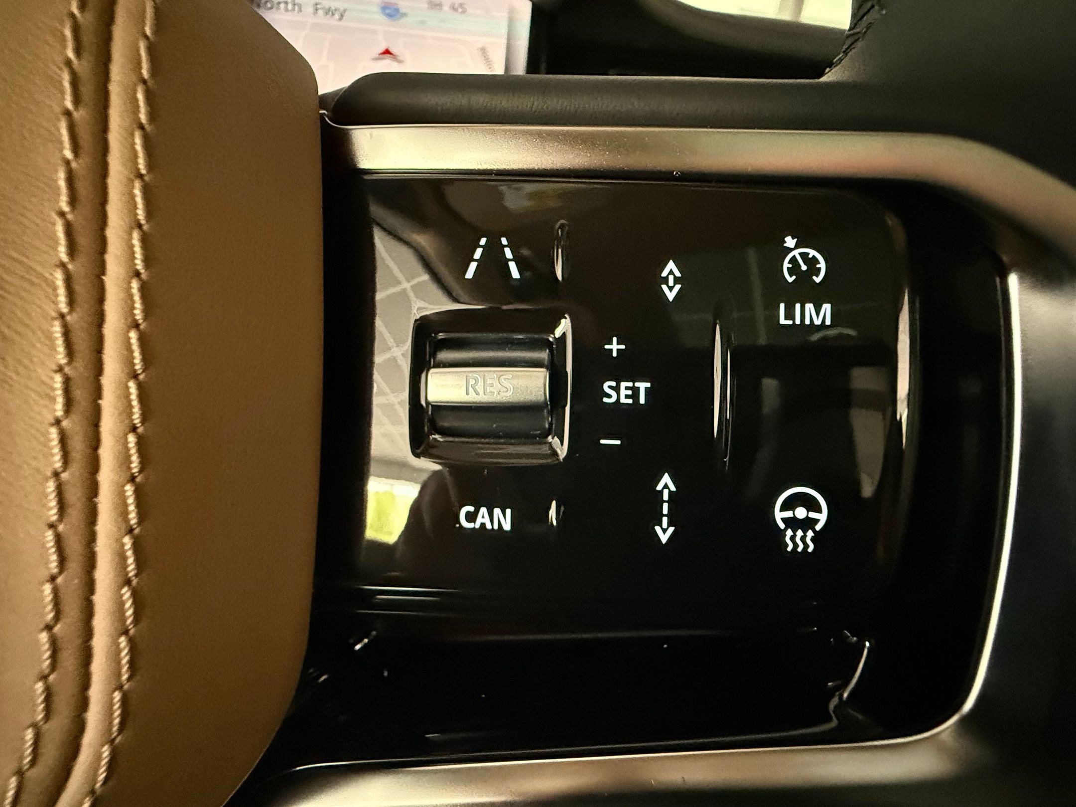 New 2027 Land Rover Range Rover Sport SE AWD/4WD image 16