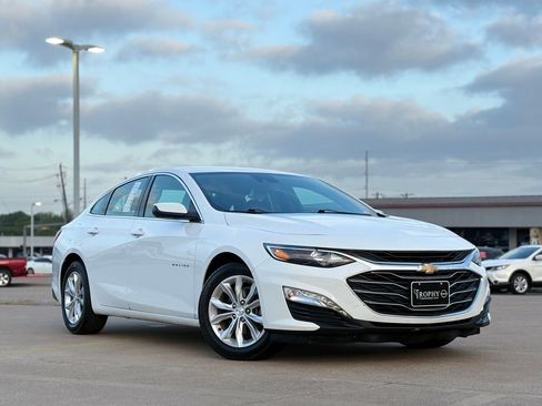 Used 2024 Chevrolet Malibu LT FWD image 2