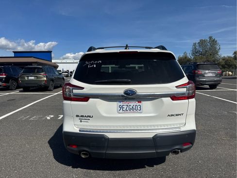 Used 2023 Subaru Ascent Premium w/ Convenience Package image 6