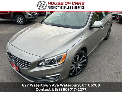Used 2015 Volvo S60 T5 Platinum image 1