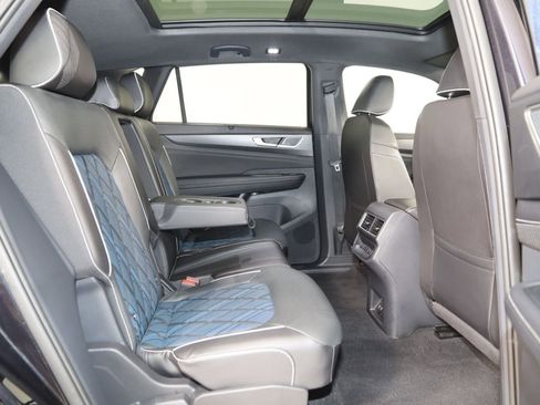 Used 2025 Volkswagen Atlas Cross Sport SEL Premium R-Line AWD/4WD image 14