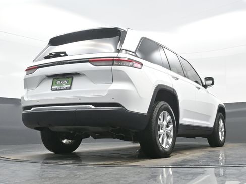 Used 2023 Jeep Grand Cherokee Limited image 30