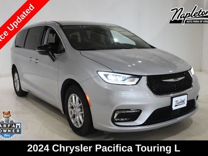 Used 2024 Chrysler Pacifica Touring-L