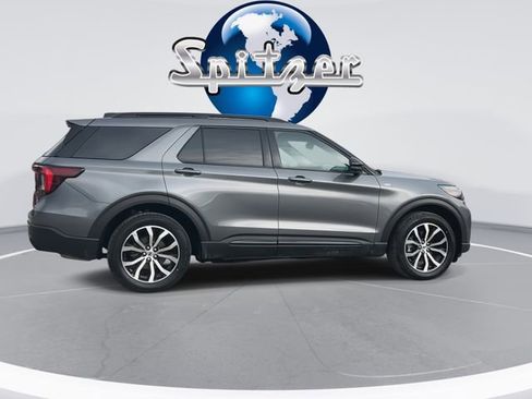 Used 2025 Ford Explorer ST-Line AWD/4WD image 11