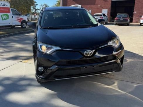 Used 2017 Toyota RAV4 XLE image 8