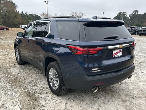 Used 2023 Chevrolet Traverse LT image 7