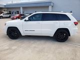 Used 2021 Jeep Grand Cherokee Laredo X image 2
