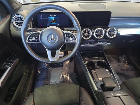 Used 2022 Mercedes-Benz GLB 250 4MATIC image 19