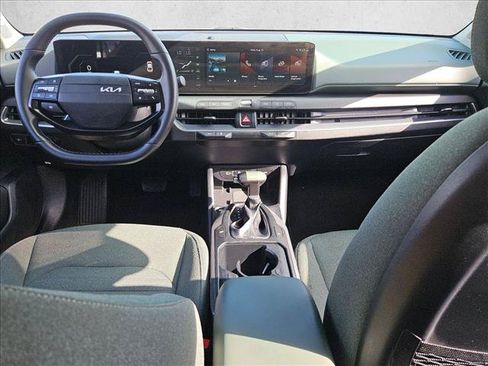 Used 2025 Kia K4 EX FWD image 16