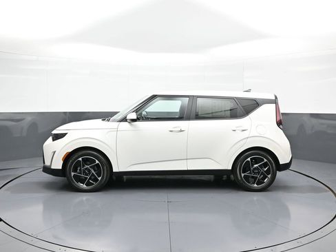 Used 2023 Kia Soul EX FWD image 9