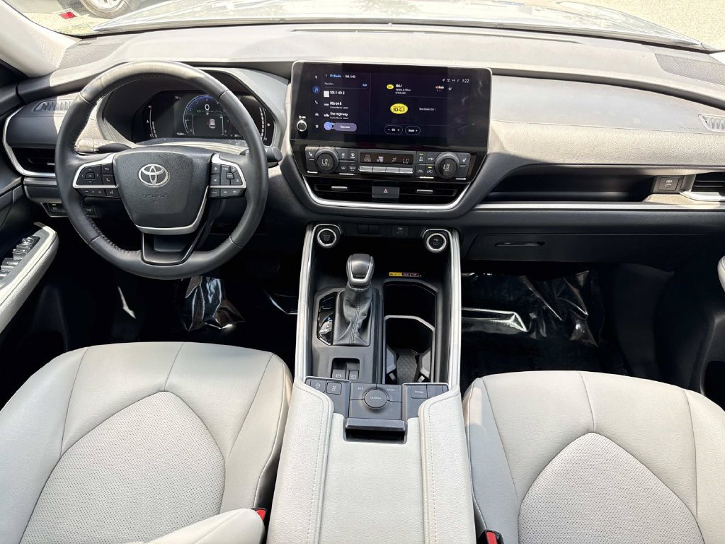 Used 2025 Toyota Grand Highlander FWD image 19