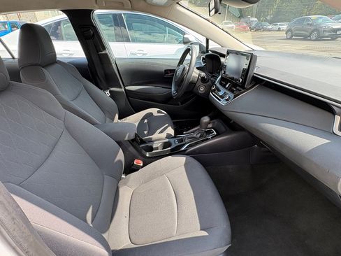 Used 2022 Toyota Corolla LE FWD image 17