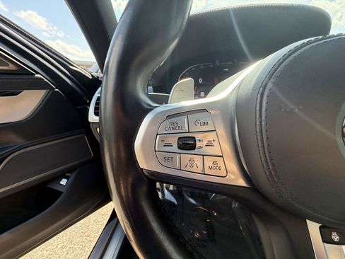 Used 2022 BMW 750i xDrive w/ M Sport Package AWD/4WD image 16