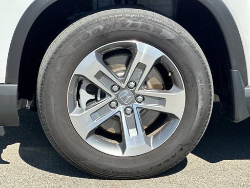 Used 2025 Honda Pilot EX-L image 27