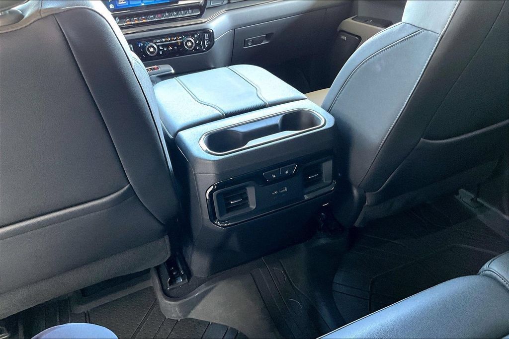 Used 2023 Chevrolet Silverado 1500 ZR2 w/ Technology Package AWD/4WD image 14