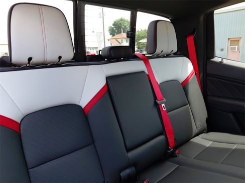 New 2025 GMC Canyon AT4 w/ AT4X Package image 19