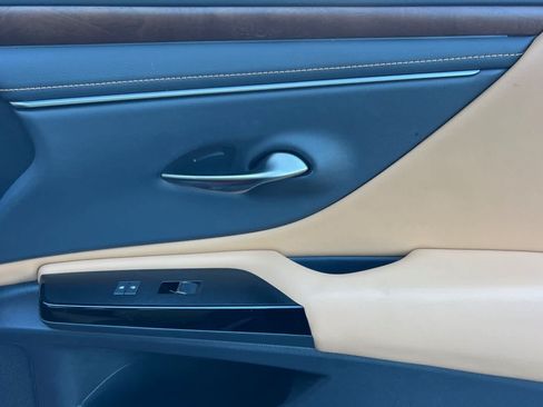 Certified 2024 Lexus ES 350 w/ Premium Package FWD image 18