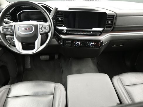 Used 2025 GMC Sierra 1500 SLT RWD image 10